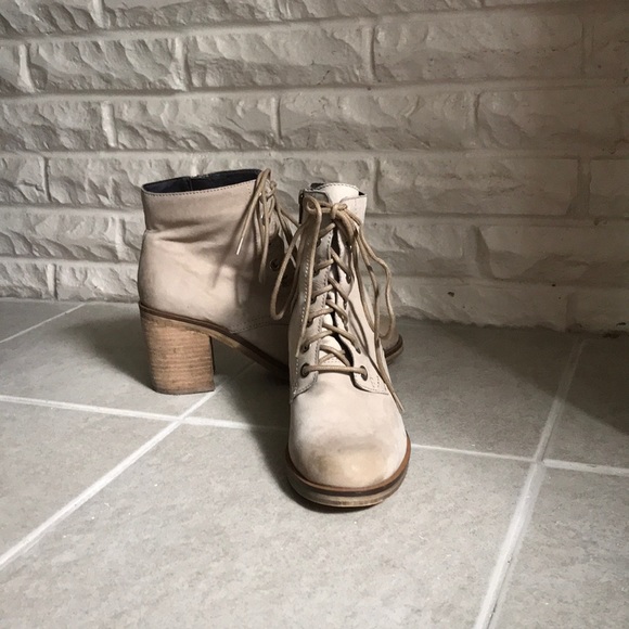 Aldo Lace Up Suede Ankle Boot - Picture 1 of 3